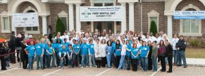 “Free Dental Day” team in front of the clinic building